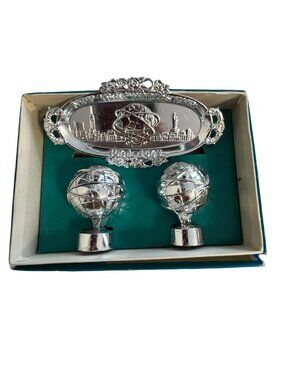 1961 Unisphere Salt and Pepper Set U.S. Steel World’s Fair MCM Made in Japan